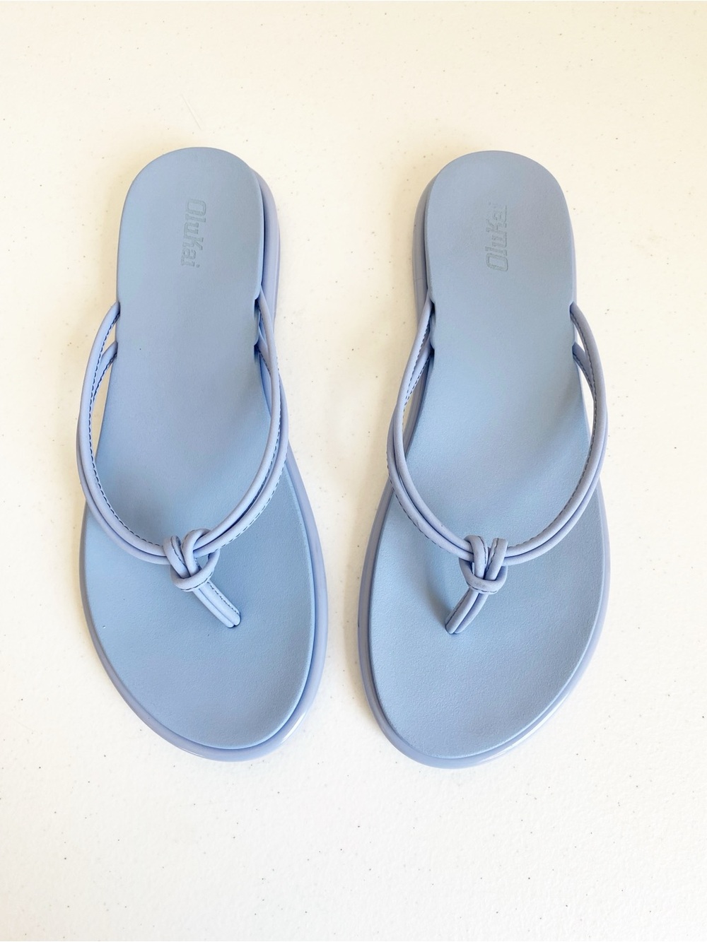 OluKai Aka Beach Sandals in Cloud Blue Size 9